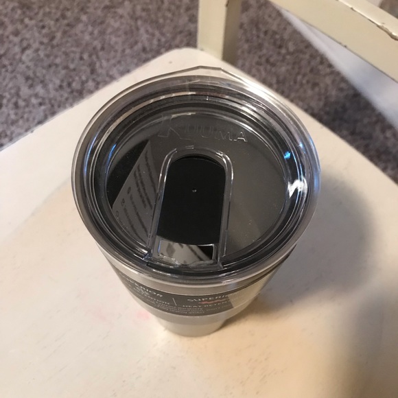 NWT 30 oz tumbler by Kuuma - Picture 2 of 2
